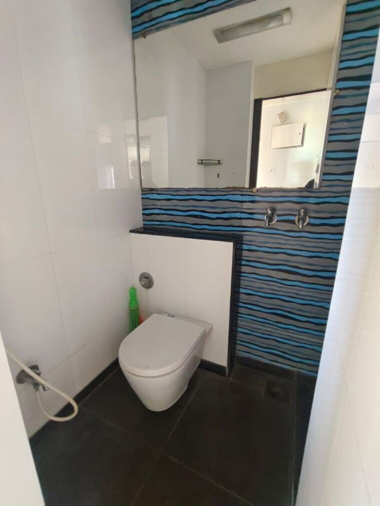 Bathroom, sheth-vasant-galaxy 3 Bedroom 1300 Sq.Ft. Apartment In Goregaon West Mumbai 10514942