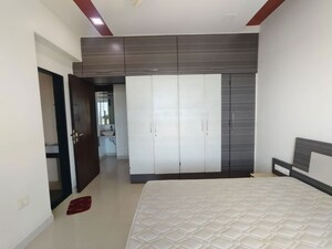 Room in 3 BHK Apartment at Sheth Vasant Galaxy, Goregaon West – for Rent