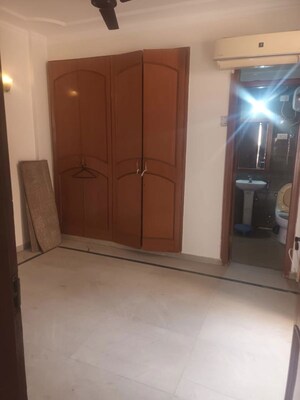 Room in 3 BHK Apartment at Sector 5 Dwarka – for Rent