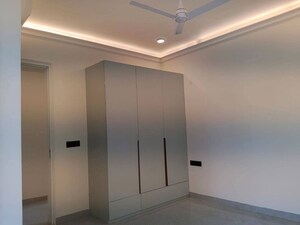 Room in 3 BHK Apartment at BPTP Amstoria, Sector 102 – for Rent
