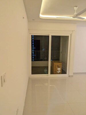 Room in 2 BHK Apartment at Ajmera Lakeside Paradise, Yelahanka – for Rent