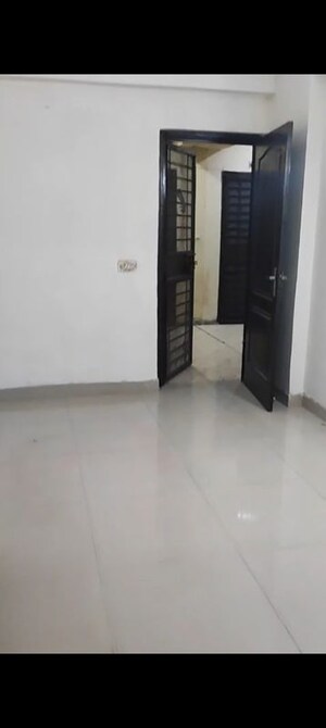 Room in 2 BHK Apartment at Signature Global The Millennia, Sector 37d – for Sale
