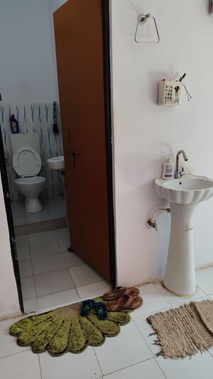 Bathroom in 1.5 BHK Independent House at Sitapur Road – for Sale