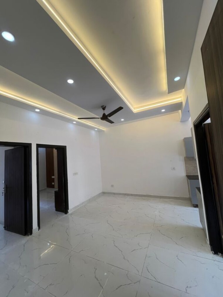 Hall, pir machalla 3 Bedroom 900 Sq.Ft. Builder Floor In Pir Machalla Zirakpur 10515007