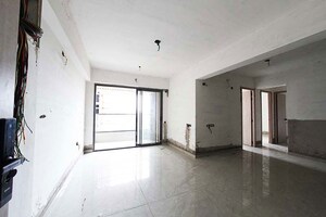 Room in 3 BHK Apartment at Thaltej – for Sale