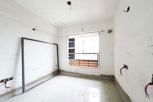 Room in 3 BHK Apartment at Thaltej – for Sale