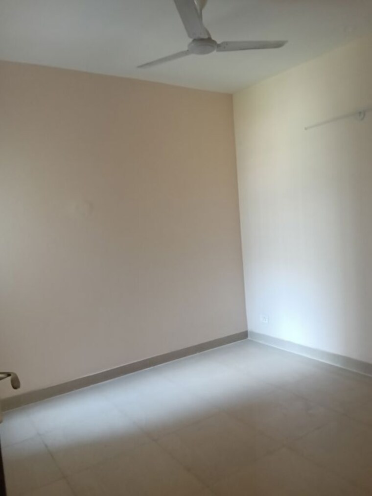 Room, amrapali dream valley 2.5 Bedroom 920 Sq.Ft. Apartment In Amrapali Dream Valley Greater Noida 10514998
