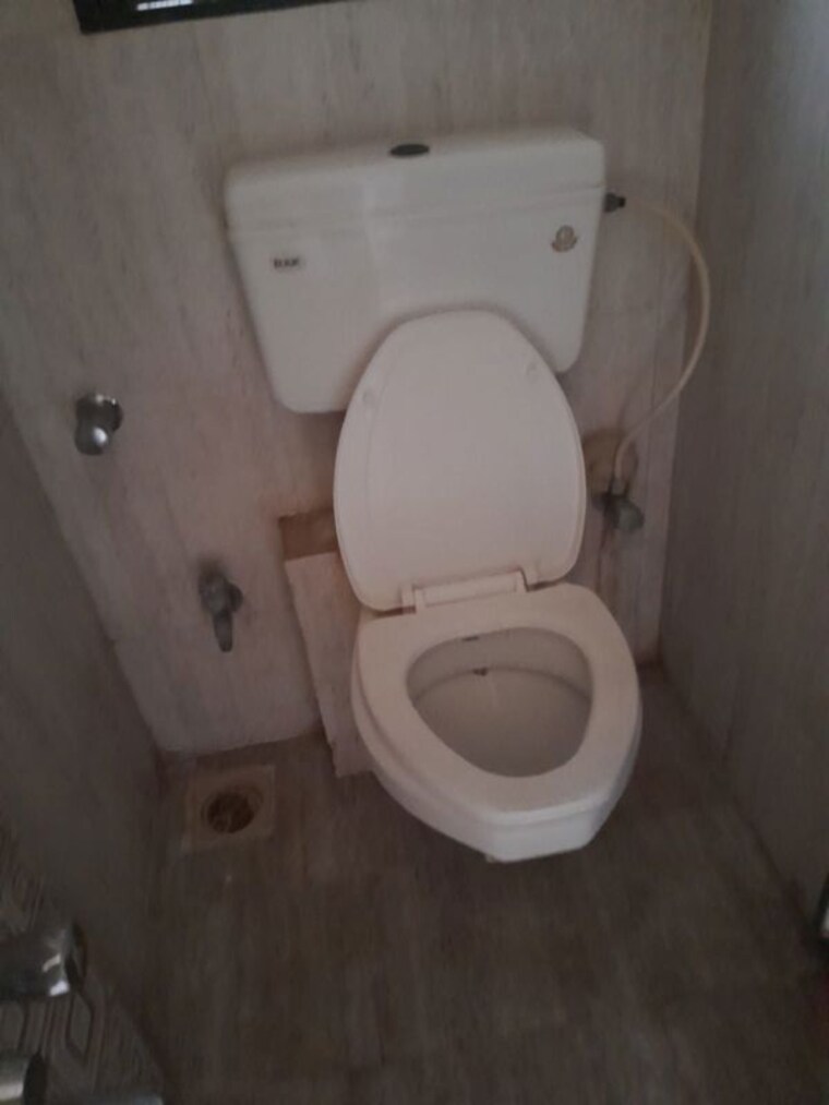 Bathroom, medha-chs 2 Bedroom 535 Sq.Ft. Apartment In Kandivali West Mumbai 10515034