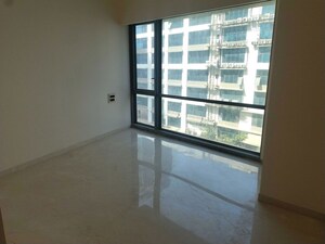 Room in 3 BHK Apartment at Lodha Supremus Lower Parel, Lower Parel – for Rent