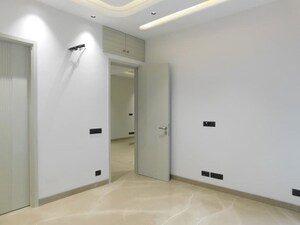 Room in 4 BHK Builder Floor at Greater Kailash ii – for Sale