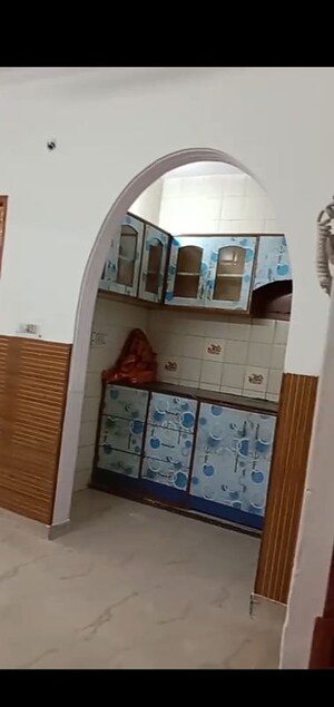 Furnished Amenities in 1 BHK Builder Floor at Mahavir Enclave – for Sale