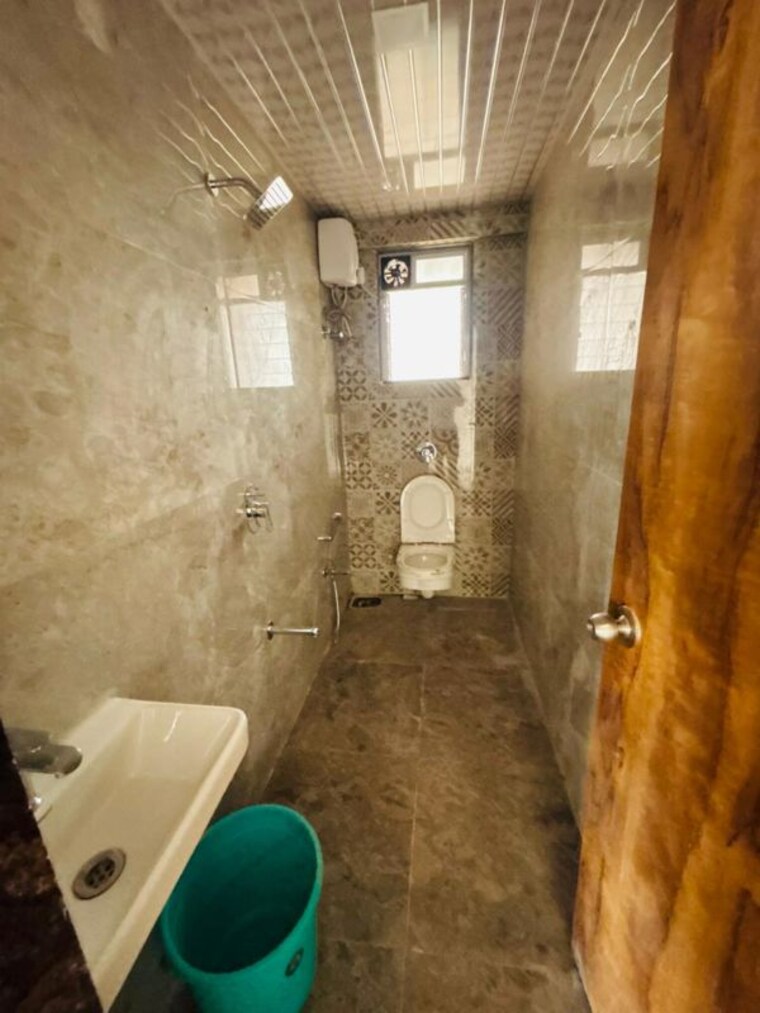 Bathroom, arihant-balaji-pride 4 Bedroom 1500 Sq.Ft. Apartment In Chembur Mumbai 10515205