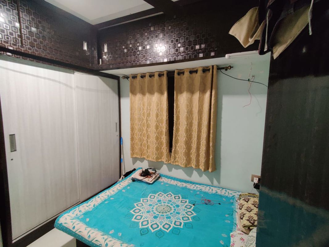 2 BHK 600 Sq.Ft. Apartment in Malad CHS