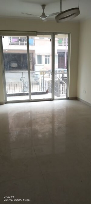 Room in 3 BHK Builder Floor at Ansal API Esencia, Sector 67 – for Rent