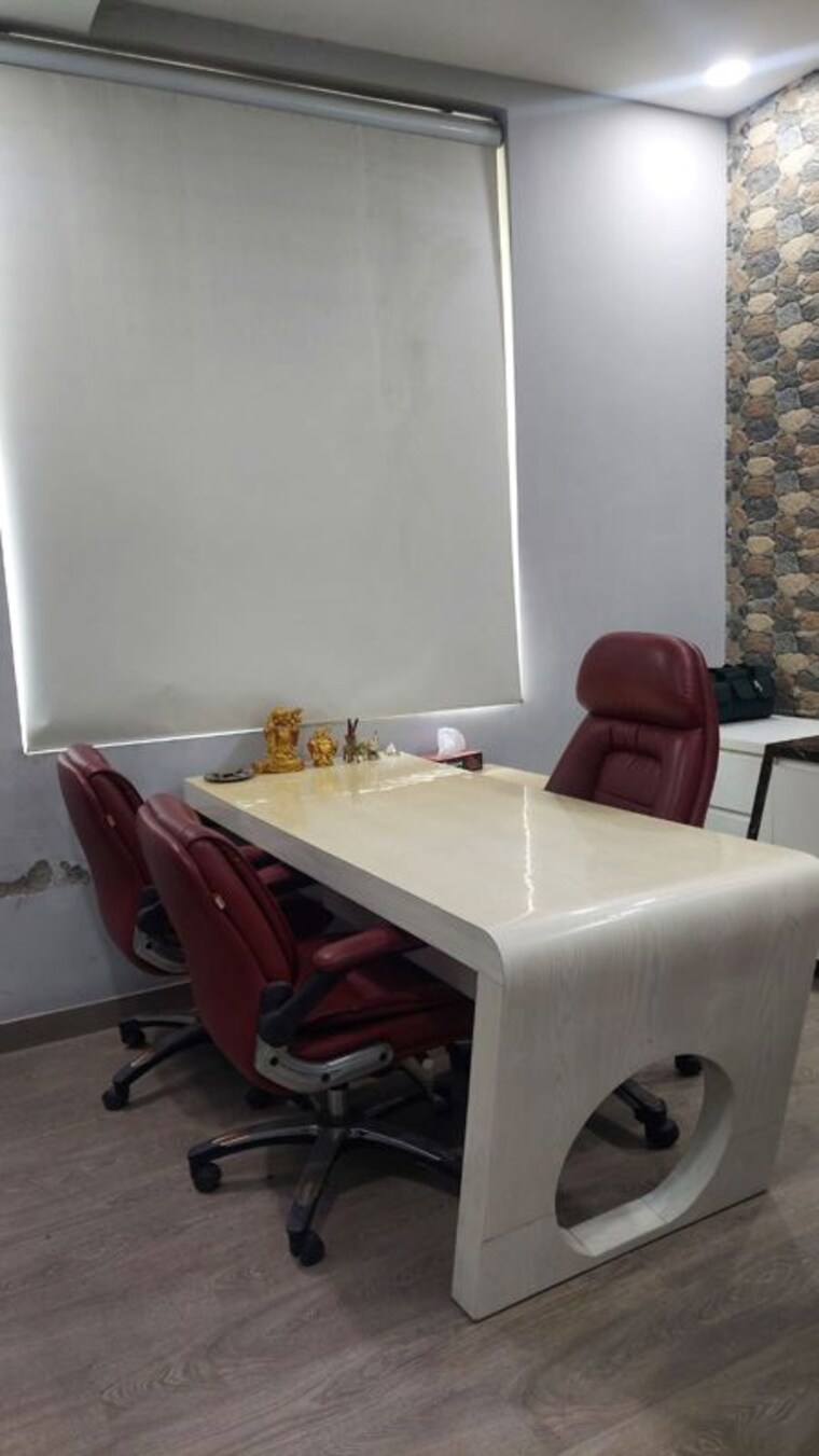 Team Area, mgf-metropolis-mall Commercial Office Space 1006 Sq.Ft. In Mg Road Gurgaon 10515258