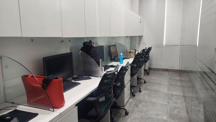Team Area, mgf-metropolis-mall Commercial Office Space 1006 Sq.Ft. In Mg Road Gurgaon 10515258