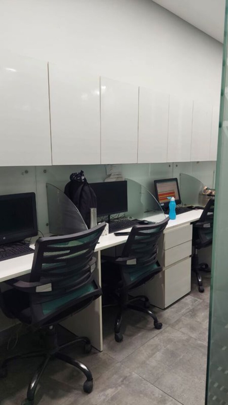 Team Area, mgf-metropolis-mall Commercial Office Space 1006 Sq.Ft. In Mg Road Gurgaon 10515258