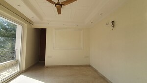 Room in 2 BHK Builder Floor at Sector 23 – for Rent