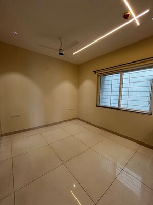 Room in 3 BHK Apartment at Aparna Zenon, Puppalaguda – for Rent