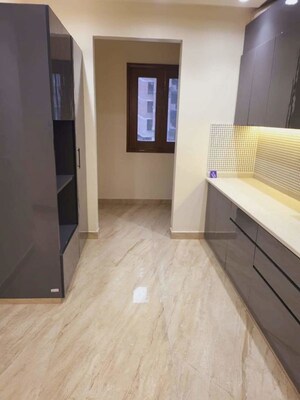 Room in 3 BHK Builder Floor at BPTP District 3, Sector 85 – for Sale