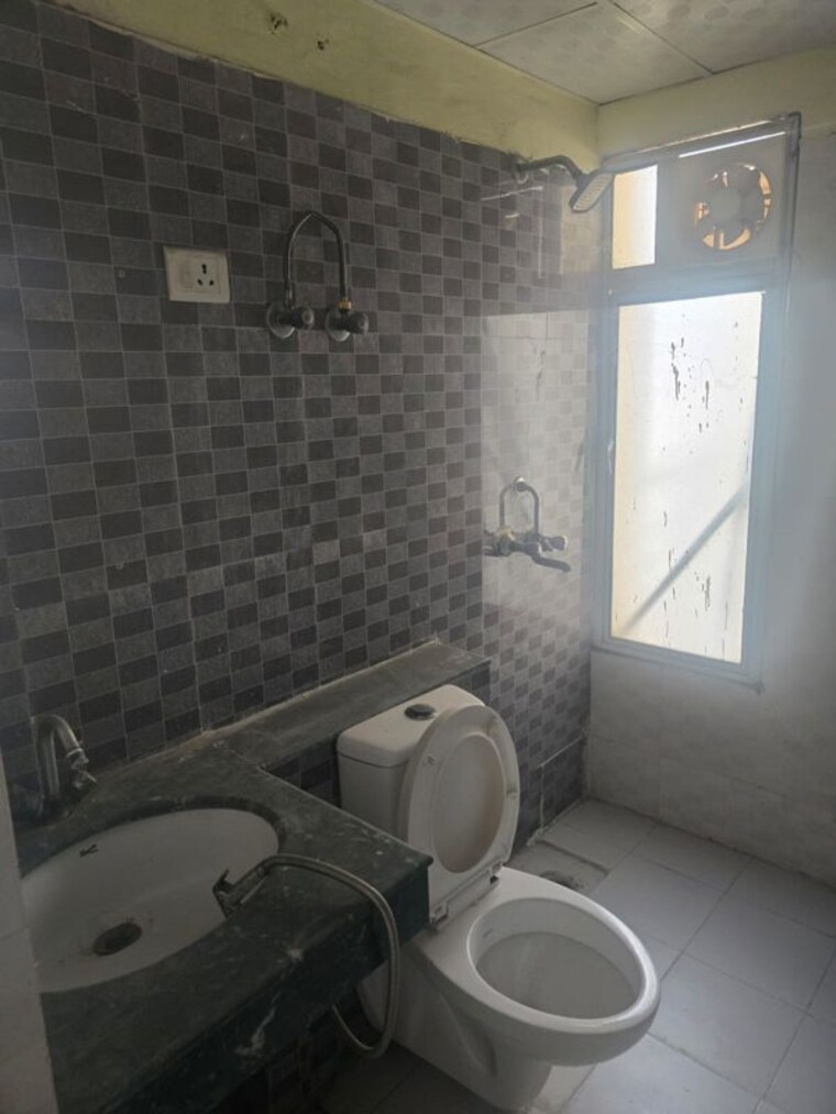 Bathroom, sikka-kimaantra-greens 3 Bedroom 1355 Sq.Ft. Apartment In Sector 79 Noida 10515415