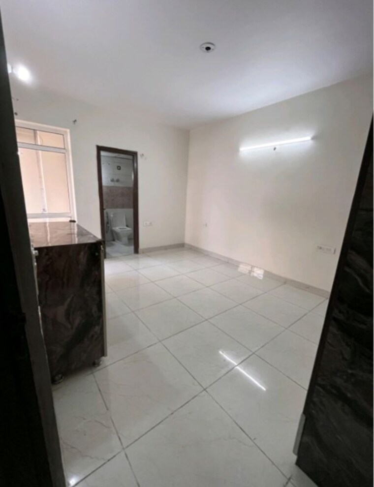 Bathroom, shiv-sai-emerald-heights 3 Bedroom 1931 Sq.Ft. Apartment In Sector 88 Faridabad 10515424