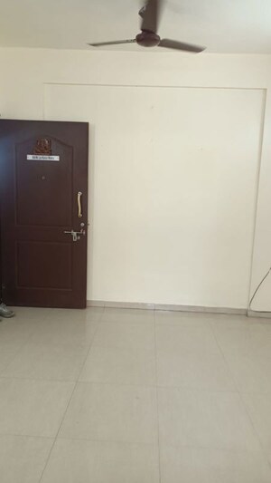 Room in 2 BHK Apartment at Eisha Empire, Hadapsar – for Rent