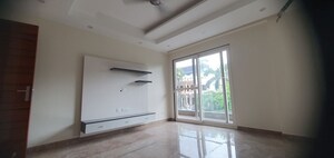 Room in 2 BHK Builder Floor at Sector 21 – for Rent