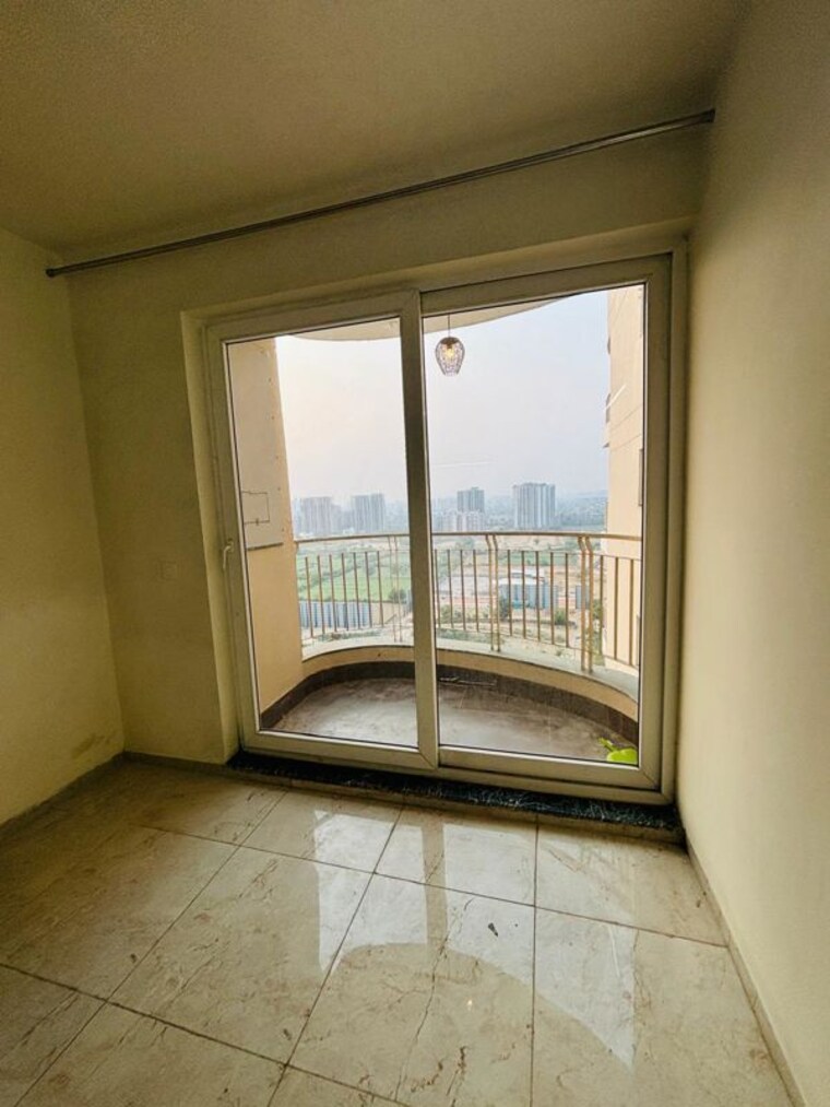 Room, bptp-discovery-park 2 Bedroom 1250 Sq.Ft. Apartment In Sector 80 Faridabad 10515481