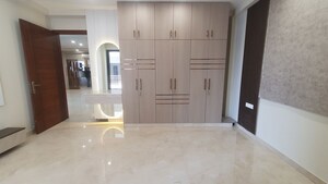 Room in 2 BHK Builder Floor at Sector 21 – for Rent