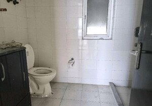 Bathroom in 3 BHK Apartment at BPTP Princess Park, Sector 86 – for Rent