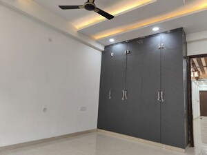 Furnished Amenities in 3 BHK Builder Floor at BPTP District 3, Sector 85 – for Sale