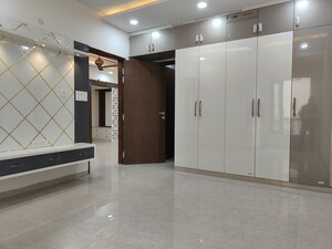 Building Lobby in 3 BHK Builder Floor at BPTP District 3, Sector 85 – for Sale