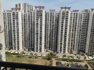 2 BHK Apartment – Exterior View View at Antriksh Golf View, Sector 78 - for Rent