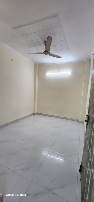 Room in 2 BHK Builder Floor at Dwarka Mor – for Rent