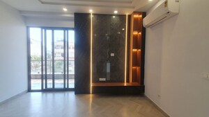 Room in 3 BHK Builder Floor at Sector 21 – for Rent