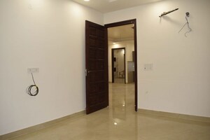 Room in 3 BHK Builder Floor at BPTP District Phase 2, Sector 84 – for Sale