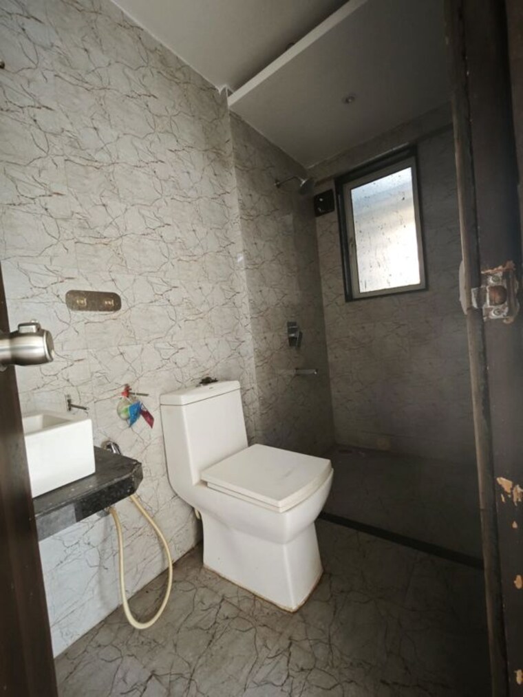Bathroom, gyan-ghar-chs 2 Bedroom 1020 Sq.Ft. Apartment In Chembur Mumbai 10515530