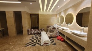 Parking in 3 BHK Builder Floor at Sector 21 – for Rent