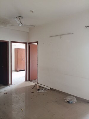 Room in 3 BHK Apartment at Mahagun Mywoods, Sector 16c Greater Noida – for Rent