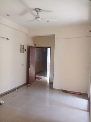 Room in 3 BHK Apartment at Mahagun Mywoods, Sector 16c Greater Noida – for Rent