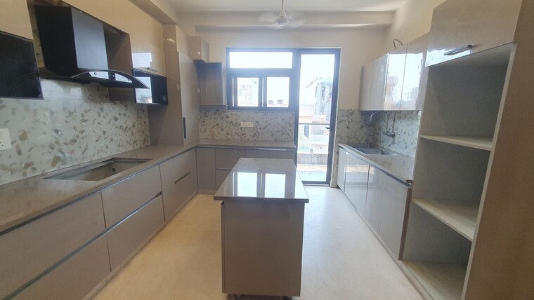 Kitchen, sector 22 3 Bedroom 1600 Sq.Ft. Builder Floor In Sector 22 Gurgaon 10515558