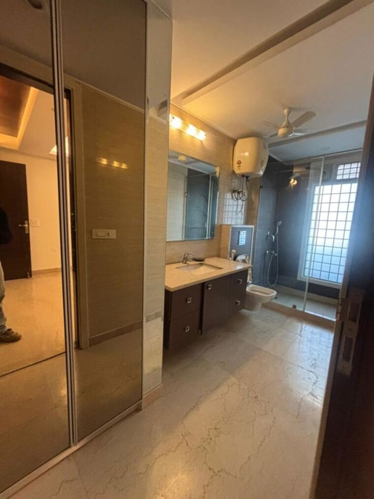 Kitchen, hauz khas 4 Bedroom 3000 Sq.Ft. Builder Floor In Hauz Khas Delhi 10515601