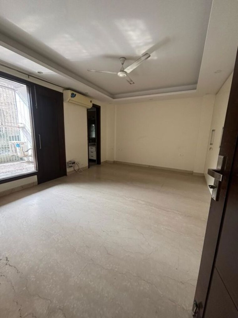 Room, hauz khas 4 Bedroom 3000 Sq.Ft. Builder Floor In Hauz Khas Delhi 10515601