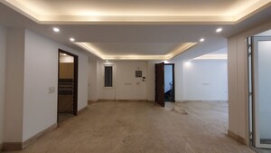 Room in 3 BHK Builder Floor at Sector 23 – for Rent