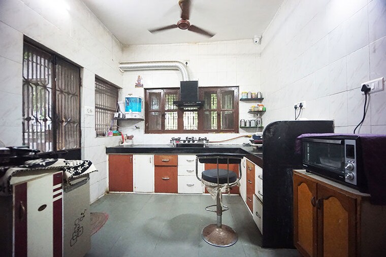 Kitchen, ghuma 5 Bedroom 300 Sq.Yd. Independent House In Ghuma Ahmedabad 10515623