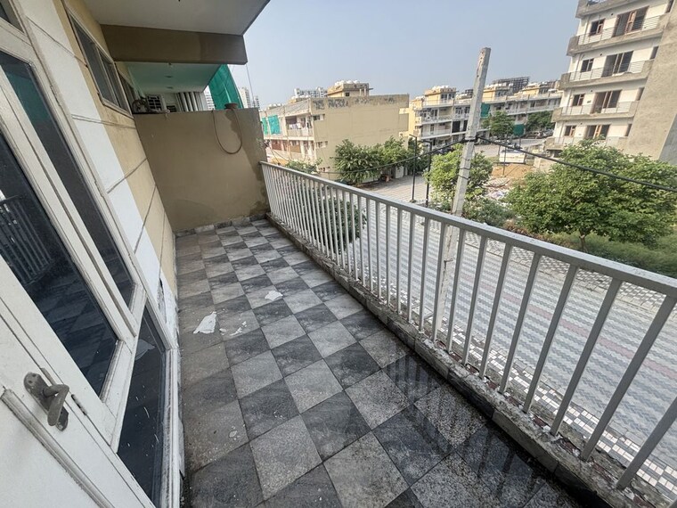 Balcony, tdi-the-grand-retreat 3 Bedroom 180 Sq.Yd. Builder Floor In Sector 88 Faridabad 10515646
