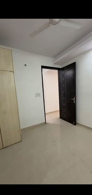 Room in 2 BHK Builder Floor at Mahavir Enclave – for Sale