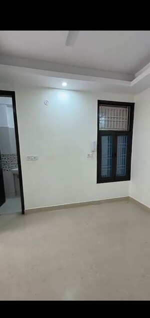 Room in 2 BHK Builder Floor at Mahavir Enclave – for Sale