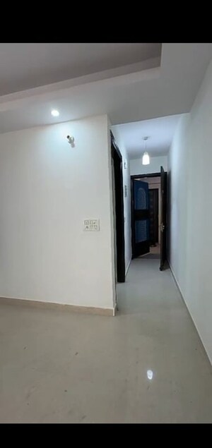 Room in 2 BHK Builder Floor at Mahavir Enclave – for Sale